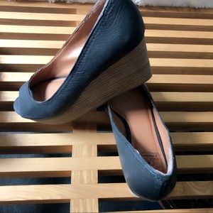 Lucky Brand Peep-Toe Wedge Size 7